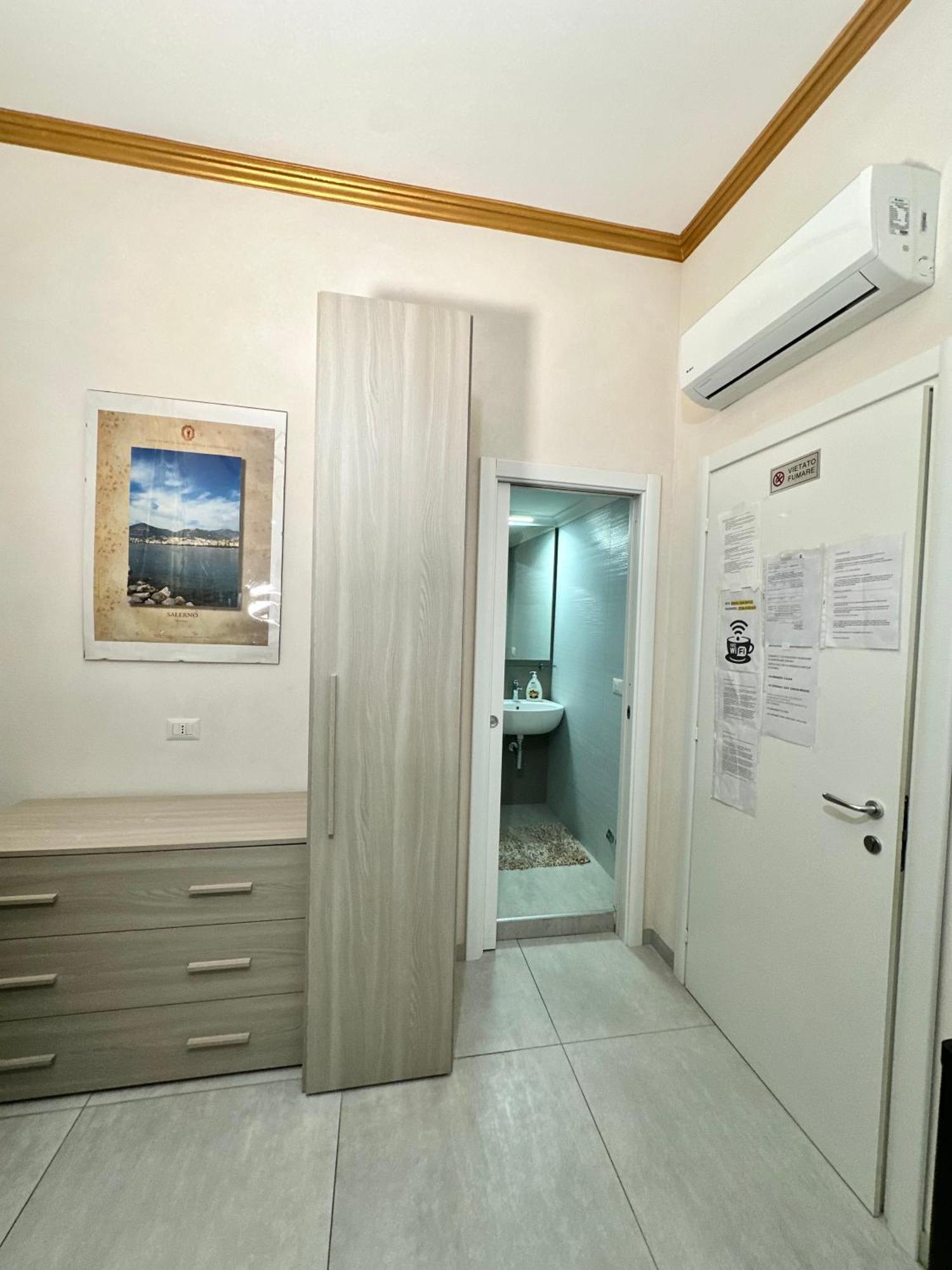مبيت وإفطار ساليرنو Tuttoincentro المظهر الخارجي الصورة
